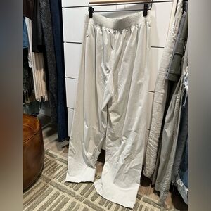 Lululemon Stretch Woven High-Rise Wide-Leg Pant - Medium